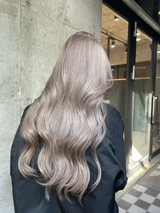 ロング カラー KAEDE🌺Wカ ラー/ホワイトカラーのヘアスタイル