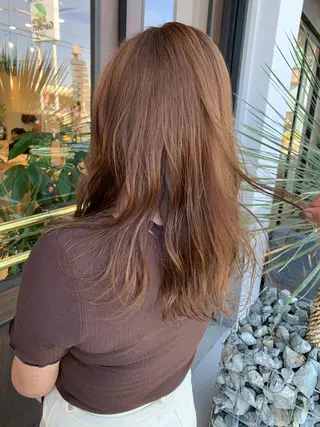 セミロング カラー 比嘉 千咲のヘアスタイル