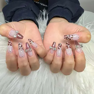 ネイル T.Lee Nail Lilyのネイルデザイン