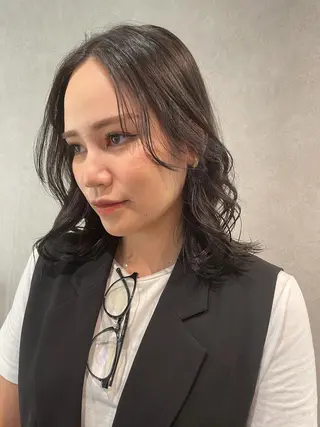 セミロング カラー ナチュラル透明感🌱 小山美樹子のヘアスタイル