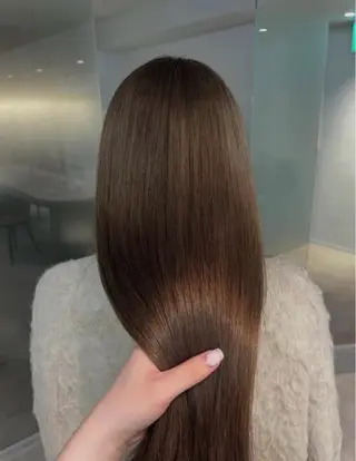 カラー AYA 艶カラー／ナチュラルのヘアスタイル