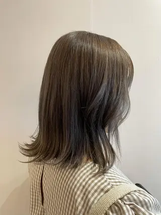 ミディアム カラー 透明感カラー 🩶🩵🩷AIRIのヘアスタイル