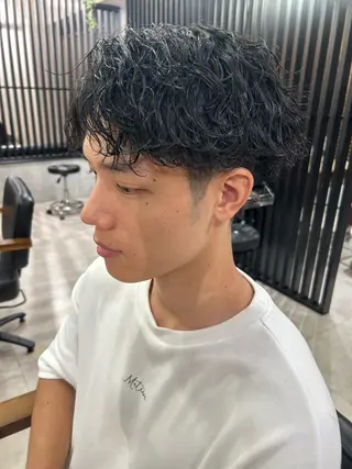 ショート パーマ メンズ 勝毛 広貴のヘアスタイル