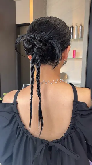 ヘアアレンジ 顔まわりレイヤー/諒 オリーブカラー/天神のヘアスタイル