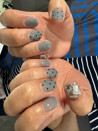 ネイル LAVISH 大和店 emi・:*+のネイルデザイン