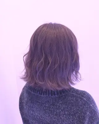 ミディアム カラー 白井 つづりのヘアスタイル