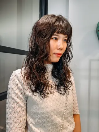 セミロング KEI パーマ/レイヤーのヘアスタイル