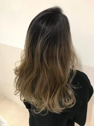セミロング カラー Oopsレイヤー 加藤澄都のヘアスタイル