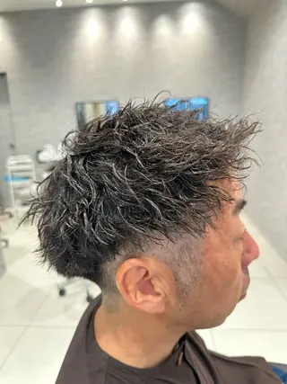 パーマ メンズ 飯塚 竜之介のヘアスタイル