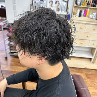 メンズ シャドウパーマ 曲がる縮毛矯正のヘアスタイル