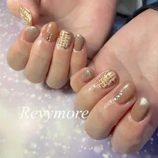 ミディアム ネイル nail salon Revymoreのネイルデザイン