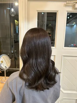 セミロング カラー MAISON ema 🩵笹野 希里香のヘアスタイル