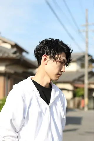 ショート パーマ メンズ 下野 悠也のヘアスタイル