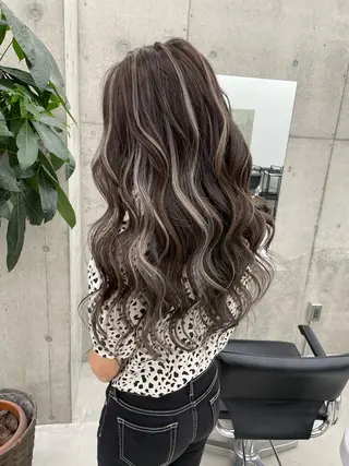 ロング 佐藤 まいらのヘアスタイル