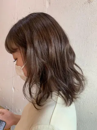 ミディアム カラー EIGHT 中川原 菜々子のヘアスタイル