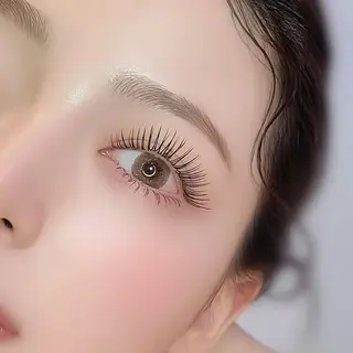 マツエク・マツパ ネイル/束感まつげ Natsune.🖤のネイルデザイン