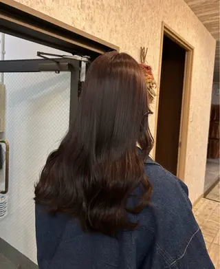 ロング カラー tiel 小山莉々のヘアスタイル