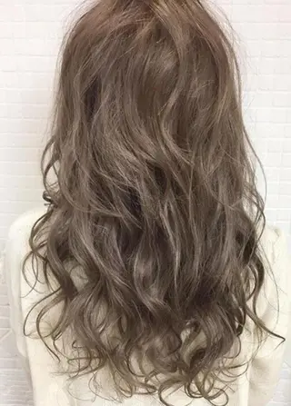 セミロング カラー パーマ ヘアアレンジ 大阪レミーエクステ チビ編み込みのヘアスタイル