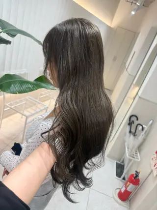 ロング カラー ラベンダー💜 グレージュ🩶のヘアスタイル
