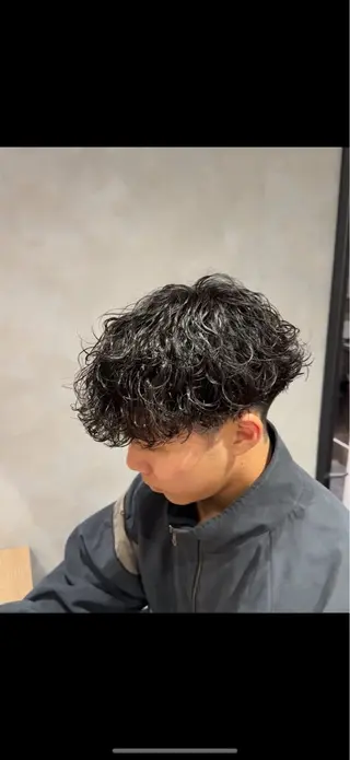 ミディアム パーマ メンズ メンズパーマ特化 美容師kouyaのヘアスタイル