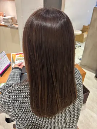 ミディアム 中里 恵梨のヘアスタイル