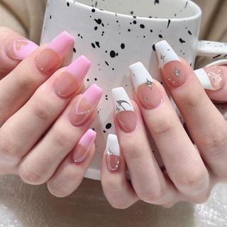 ネイル Queens テイのネイルデザイン