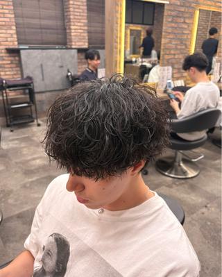 カラー パーマ メンズ 波巻き/シャドウ/ 特化 福田朝輝のヘアスタイル