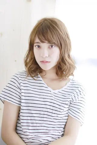 ミディアム カラー 金村 綾芽のヘアスタイル
