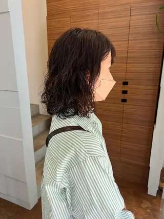 ミディアム パーマ 柏木  彩花のヘアスタイル