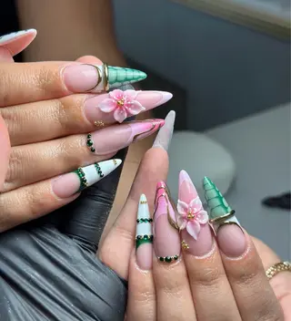 ネイル NiJi Nailsのネイルデザイン