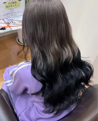 ロング カラー 小泉 ゆあのヘアスタイル