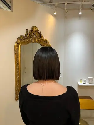 ショート 🩶ハイトーン🖤 URARAのヘアスタイル