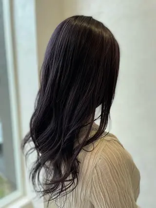 ロング カラー 絹川 琴美のヘアスタイル