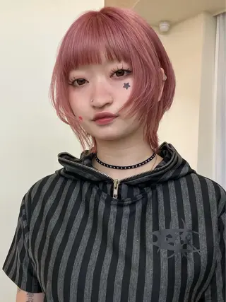 ショート fumika推しカラ ー/レイヤーカットのヘアスタイル