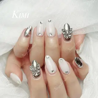 ネイル 🦋 Queenieのネイルデザイン