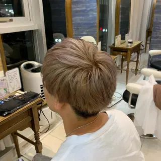カラー 天野 利咲のヘアスタイル