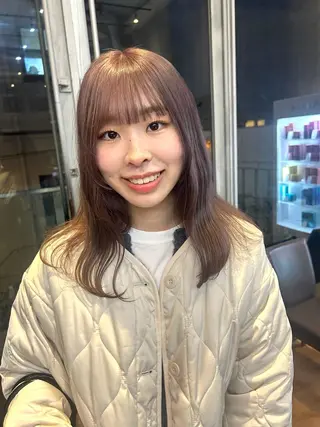 カラー 🫒オリーブ/透け感 レイヤー🌿モエカのヘアスタイル