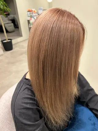 ロング 鏡原 実和のヘアスタイル