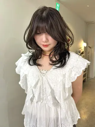 ミディアム カラー mizuki/ピンク ベージュ.レイヤーのヘアスタイル