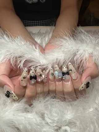 ネイル ミキネイル1級保持 💅PEEKABOOのネイルデザイン