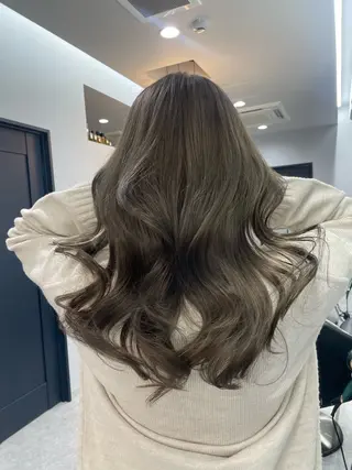ロング カラー 岡留 愛美のヘアスタイル