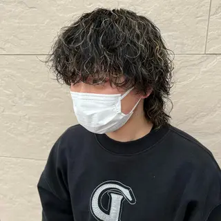 カラー パーマ メンズ 塩澤 悠希のヘアスタイル