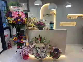 ネイル LAVISH 大和店 emi・:*+のネイルデザイン