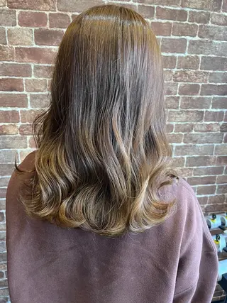 ミディアム カラー パーマ ヘアアレンジ メンズ キッズ ネイル マツエク・マツパ アイブロウ 久木原 ゆりのヘアスタイル