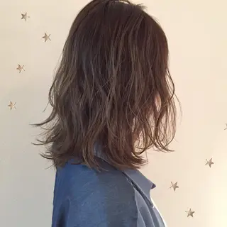 ミディアム 市川 千夏のヘアスタイル