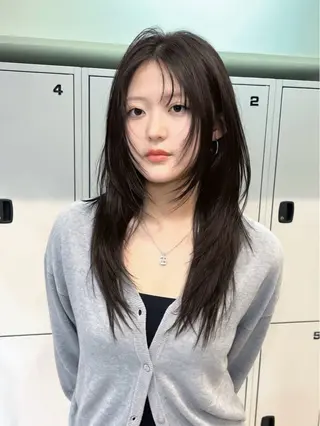 ロング カラー Airi 韓国y2k ハイレイヤーのヘアスタイル