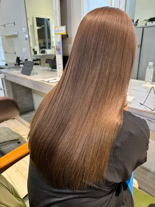 ロング ルプラボウ /小見山琴衣のヘアスタイル