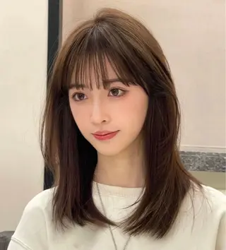 セミロング 梅田縮毛矯正◻︎髪質 改善◻︎細見 了眞のヘアスタイル