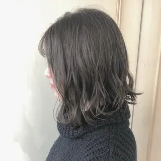 ミディアム カラー TRENCH 相澤 果歩のヘアスタイル