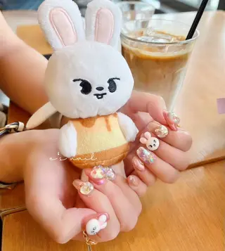 ネイル e’s nail Lumièreのネイルデザイン
